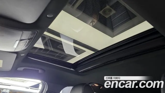 Mercedes-Benz EQC — фото 17