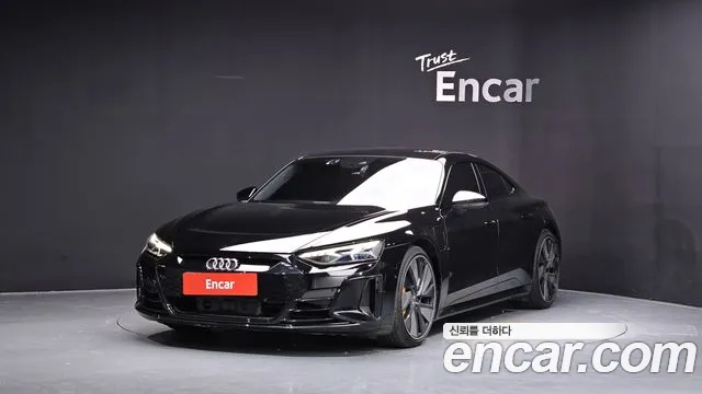 Audi e-tron GT — фото 1