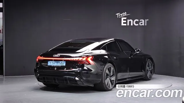 Audi e-tron GT — фото 2