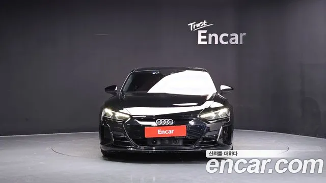 Audi e-tron GT — фото 3