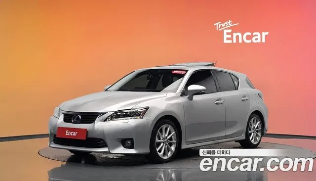 Lexus CT200h — фото 20