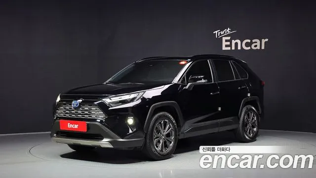 Toyota RAV4 — фото 1