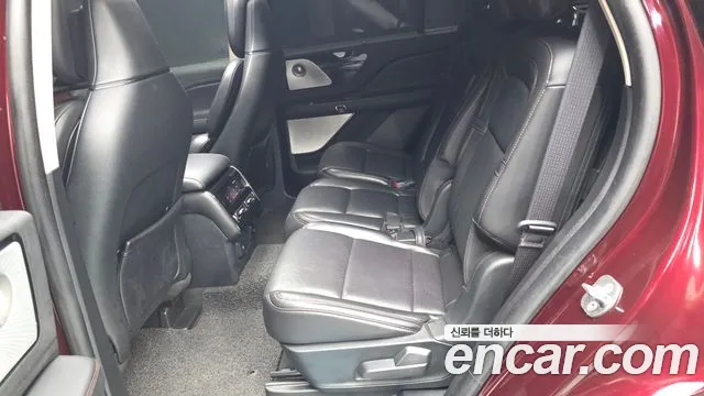 Lincoln Aviator — фото 12