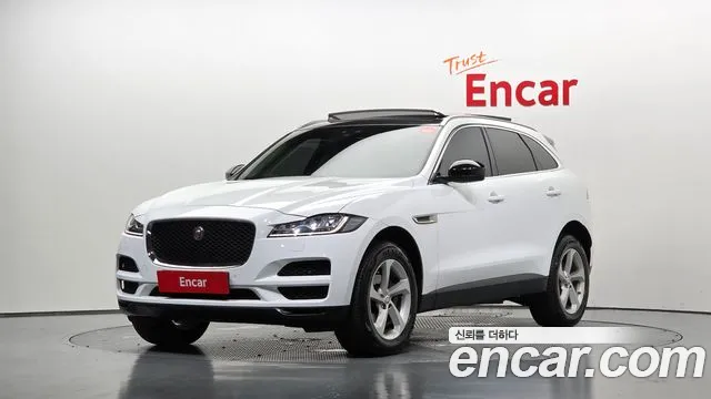 Jaguar F-PACE — фото 1