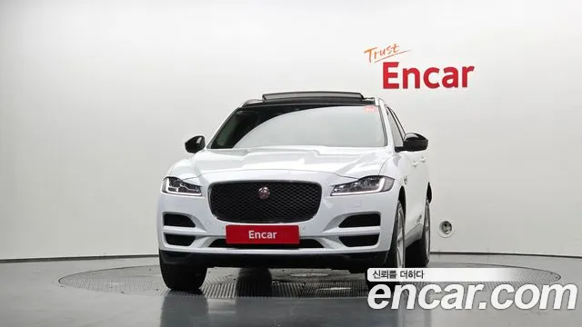 Jaguar F-PACE — фото 3