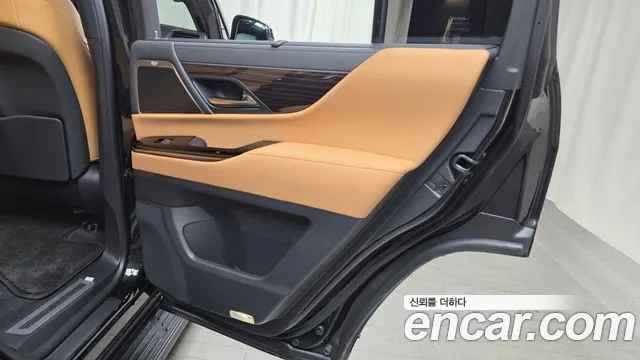Lexus LX — фото 25