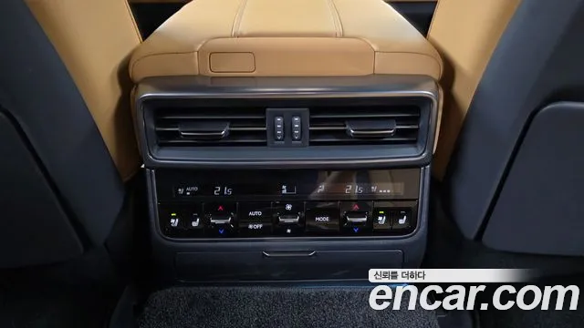 Lexus LX — фото 35