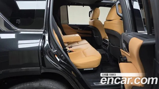 Lexus LX — фото 10