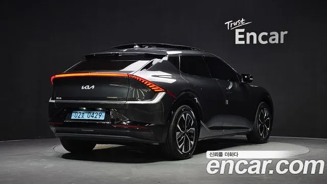 Kia EV6 — фото 1