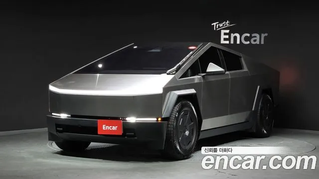 Tesla Cybertruck — фото 1