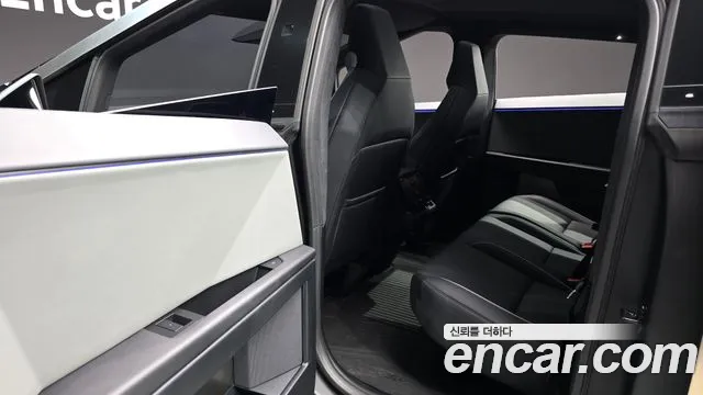 Tesla Cybertruck — фото 11