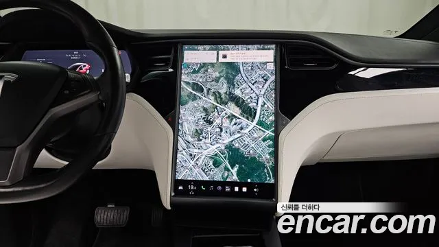 Tesla Model X — фото 13