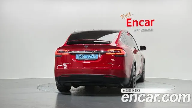 Tesla Model X — фото 3