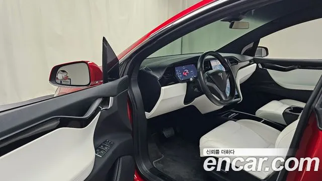Tesla Model X — фото 9