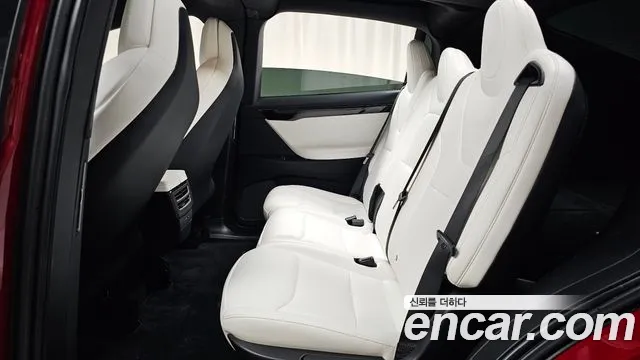 Tesla Model X — фото 11