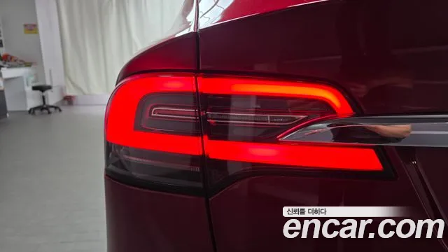 Tesla Model X — фото 23