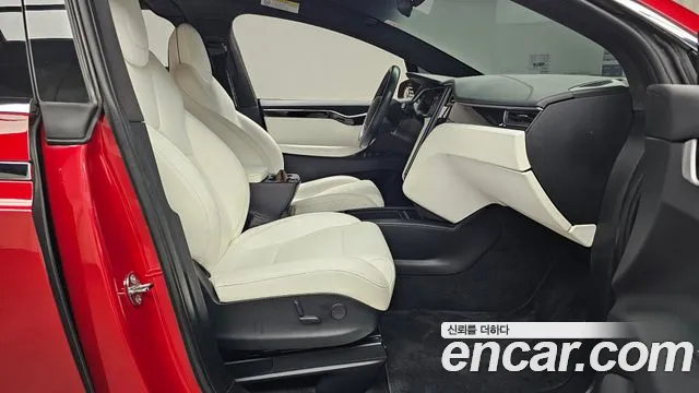Tesla Model X — фото 10