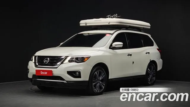 Nissan Pathfinder — фото 1