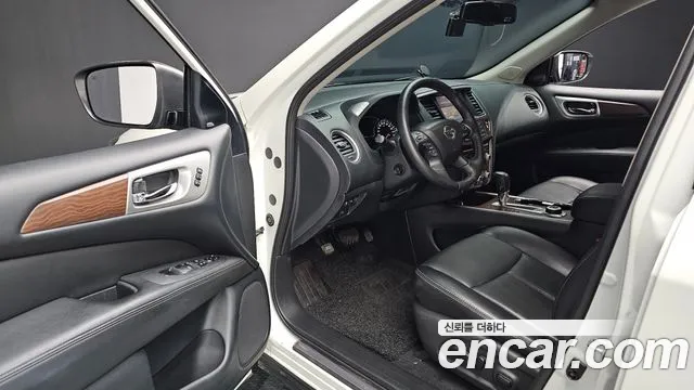 Nissan Pathfinder — фото 11