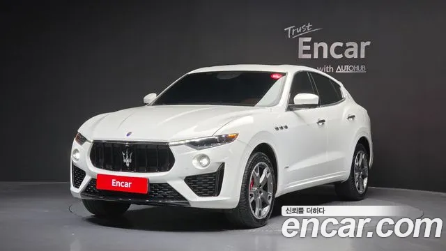 Maserati Levante — фото 1