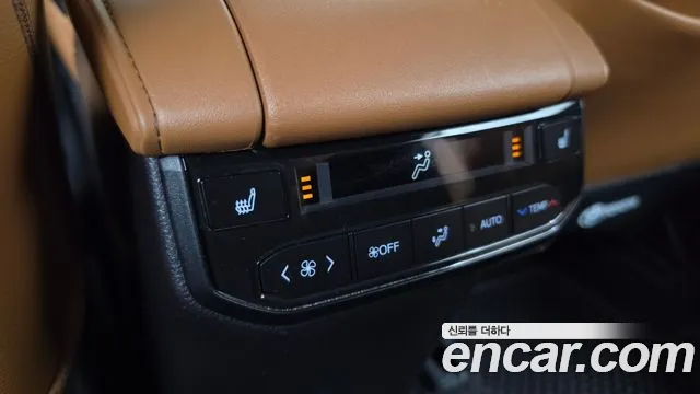 Toyota Highlander — фото 19