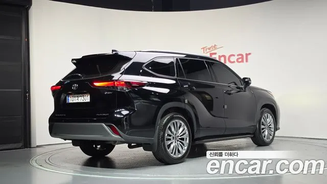 Toyota Highlander — фото 2