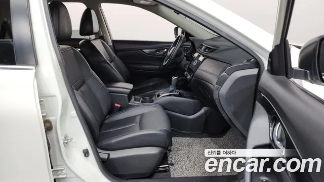 Nissan X-Trail — фото 11