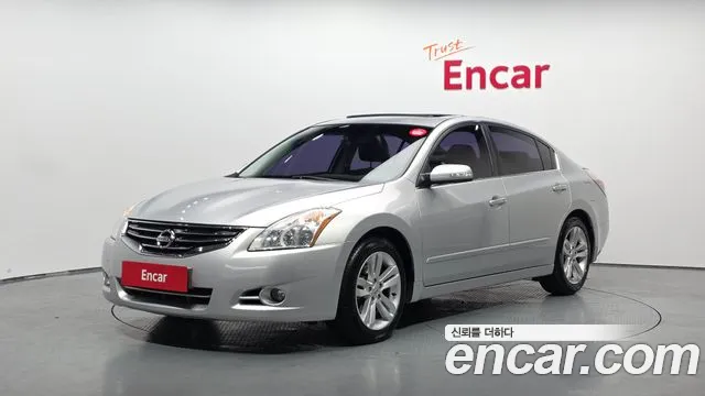 Nissan Altima — фото 1