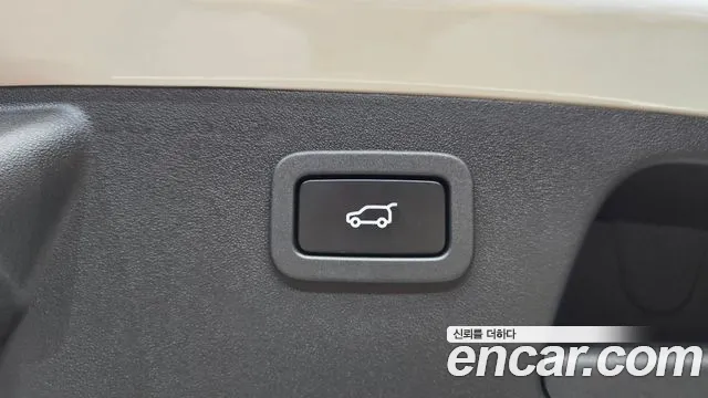 Jaguar E-PACE — фото 20