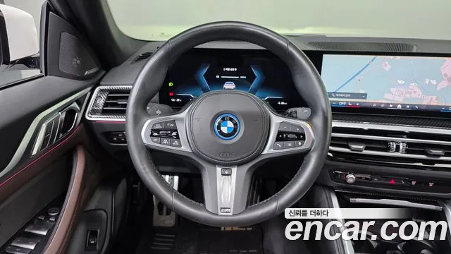 BMW i4 — фото 12