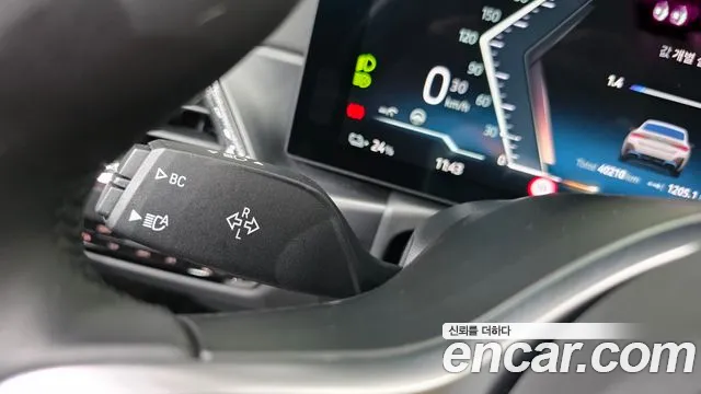 BMW i4 — фото 28