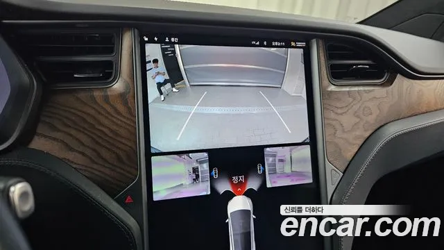 Tesla Model X — фото 13