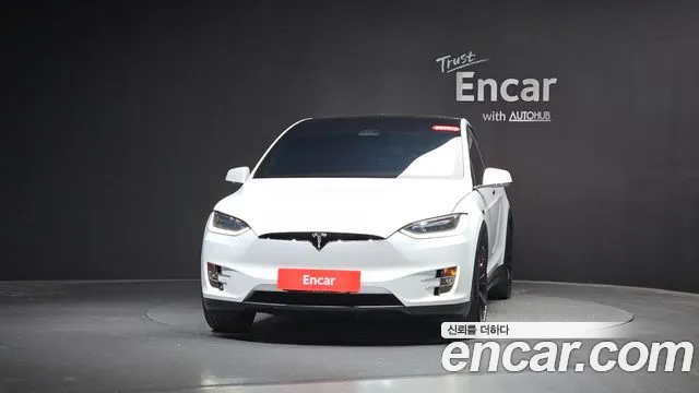 Tesla Model X — фото 2