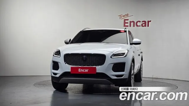 Jaguar E-PACE — фото 3