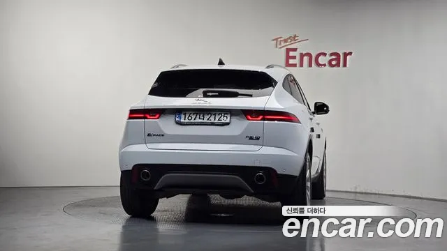 Jaguar E-PACE — фото 4