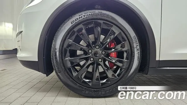 Tesla Model X — фото 4