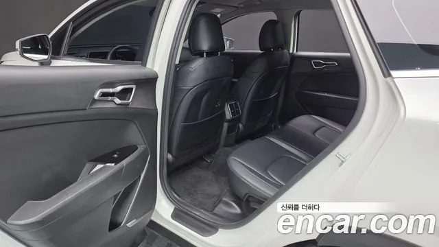 Kia Sportage — фото 12
