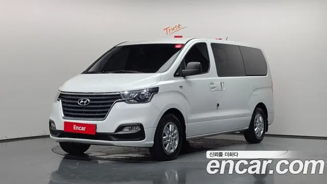 Hyundai Starex — фото 1