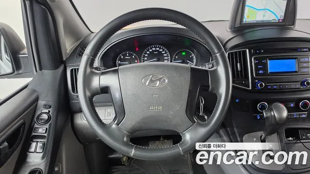 Hyundai Starex — фото 13