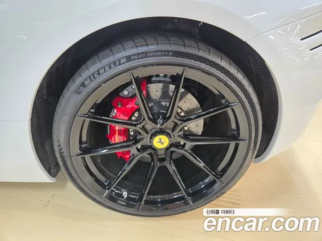 Ferrari SF90 — фото 11