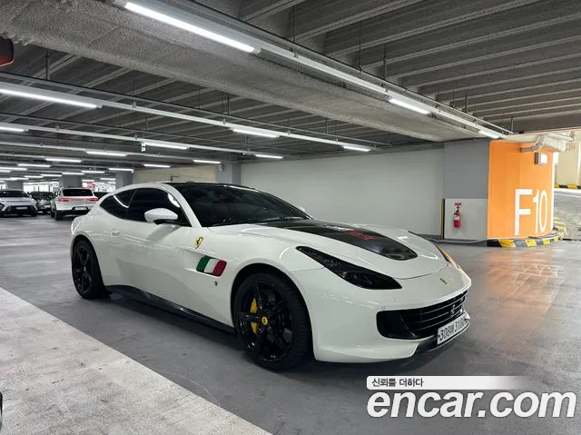Ferrari GTC4 Lusso