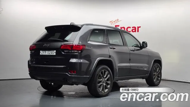Jeep Cherokee — фото 2