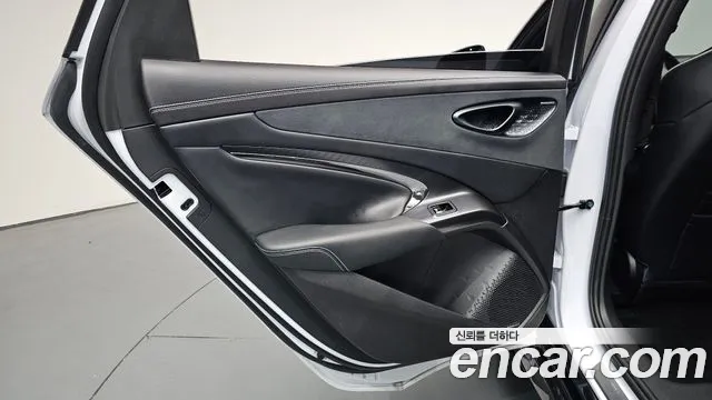BYD Seal — фото 25