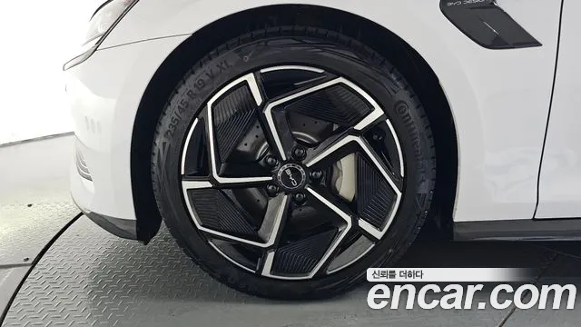 BYD Seal — фото 4