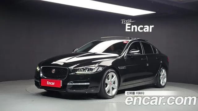 Jaguar XE