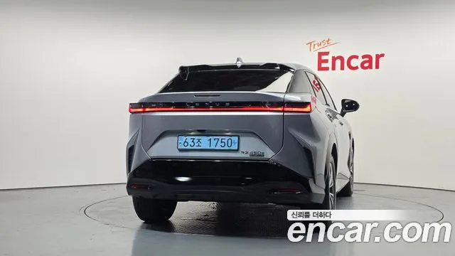 Lexus RZ — фото 4