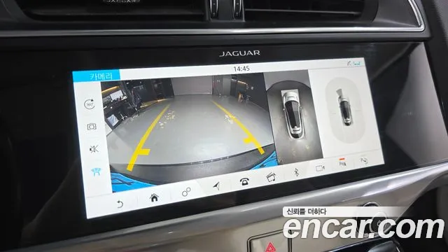 Jaguar I-PACE — фото 16