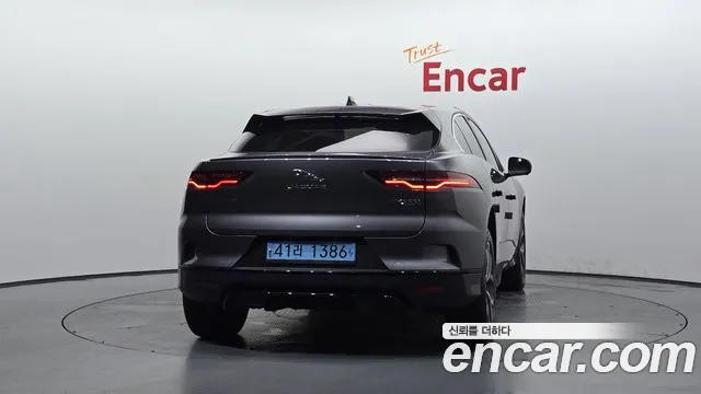 Jaguar I-PACE — фото 4