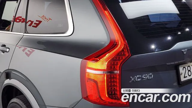 Volvo XC90 — фото 23
