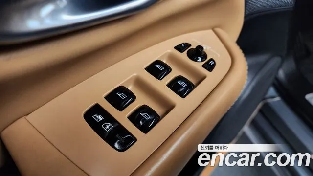 Volvo XC90 — фото 34